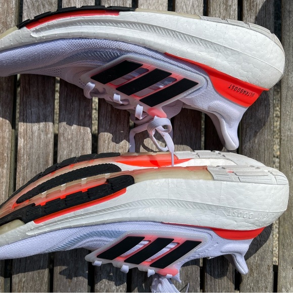 EUC Adidas Men’s UltraBoost Running Shoes Size 10 - Picture 7 of 10